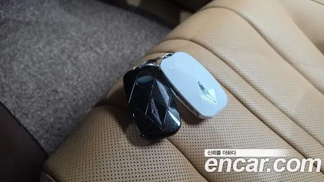 Genesis Electrified G80 2024 — Photo 16/20