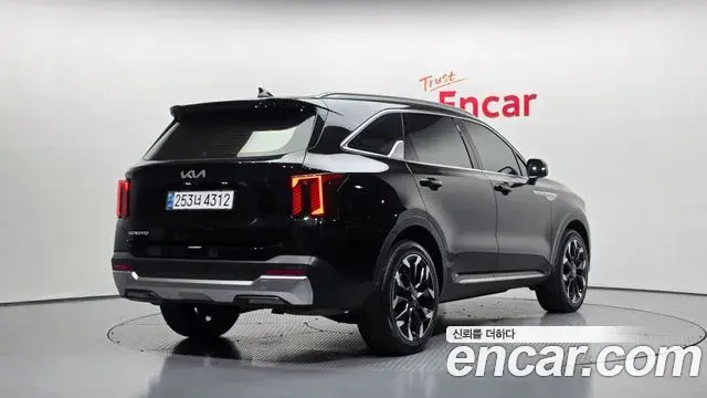 Kia Sorento 2024 — Photo 2/20