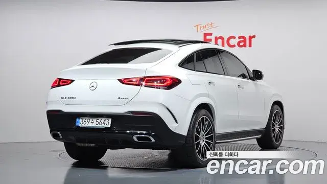 Mercedes-Benz GLE-Class 2022 — Photo 2/20
