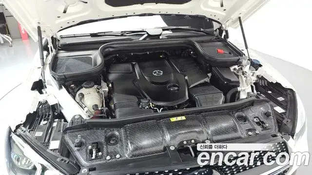 Mercedes-Benz GLE-Class 2022 — Photo 6/20