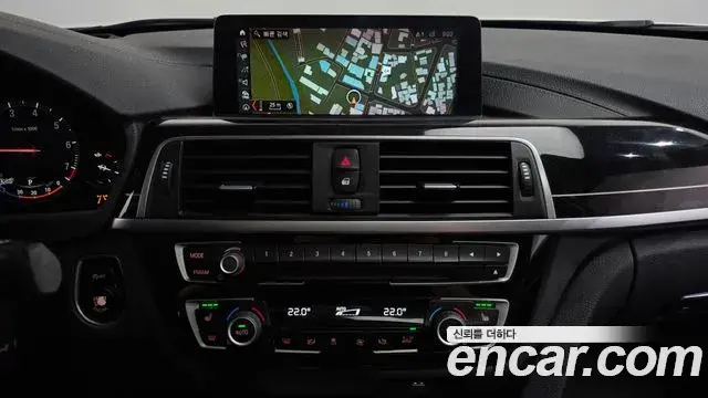 BMW 3 Series 2018 — Фото 13/20