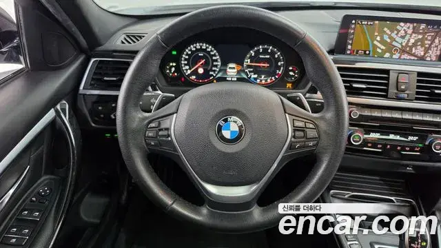 BMW 3 Series 2018 — Фото 14/20