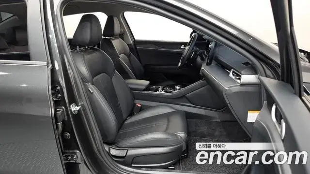 Kia K5 2021 — ფოტო 27/32