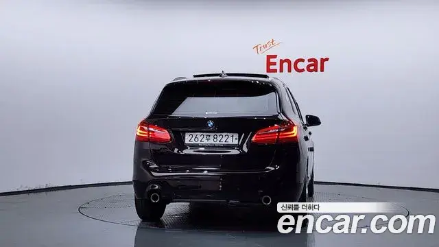 BMW 2 Series Active Tourer 2020 — Photo 14/20