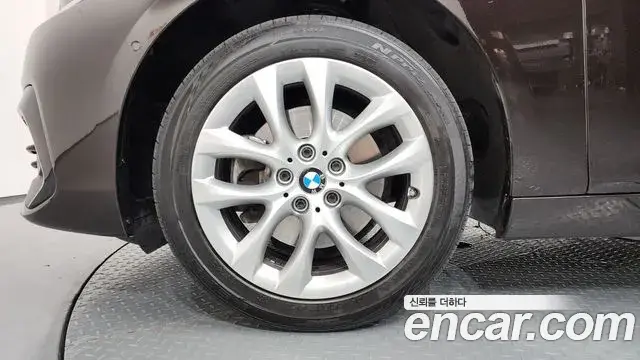 BMW 2 Series Active Tourer 2020 — Photo 5/20