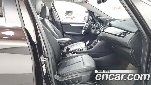 BMW 2 Series Active Tourer 2020 — Photo 10/20