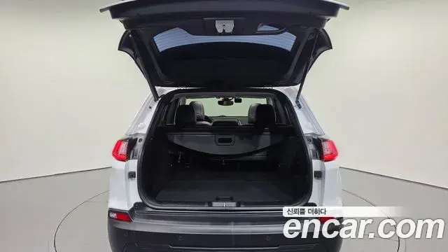Jeep Cherokee 2019 — Photo 19/20