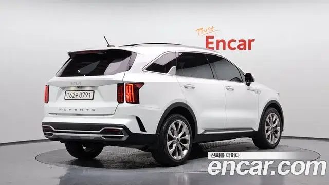 Kia Sorento 2022 — Фото 2/20
