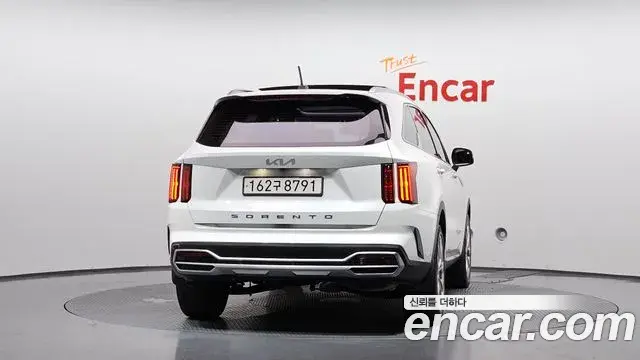 Kia Sorento 2022 — Фото 4/20