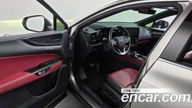 Lexus NX350h 2023 — Photo 32/34