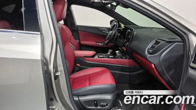 Lexus NX350h 2023 — Photo 22/34