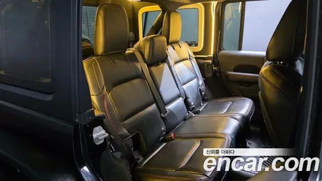 Jeep Wrangler 2021 — Фото 11/20