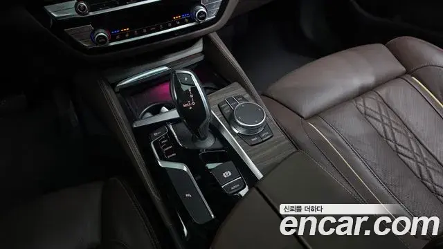 BMW 5 Series 2020 — Фото 9/20