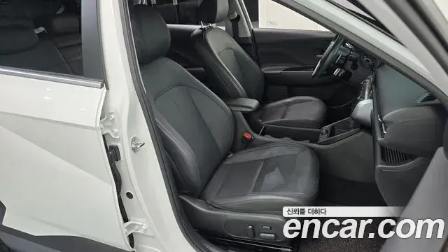 Hyundai Kona 2023 — Фото 12/20