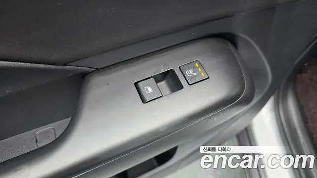 Hyundai Kona 2023 — Фото 19/20