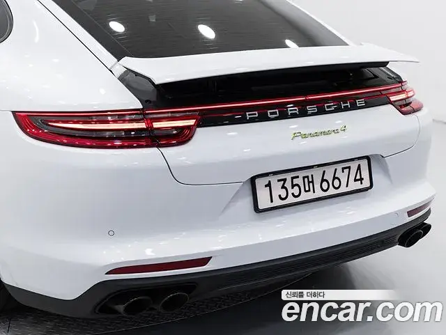 Porsche Panamera 2019 — Фото 11/19