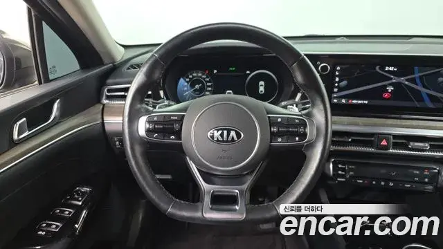 Kia K5 2020 — Фото 13/20
