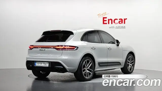 Porsche Macan 2022 — Şəkil 12/32