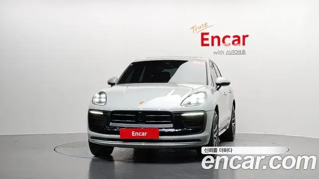 Porsche Macan 2022 — Şəkil 13/32