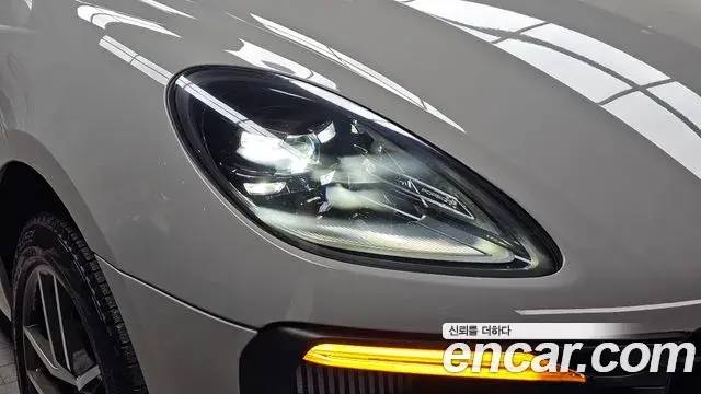 Porsche Macan 2022 — Şəkil 8/32