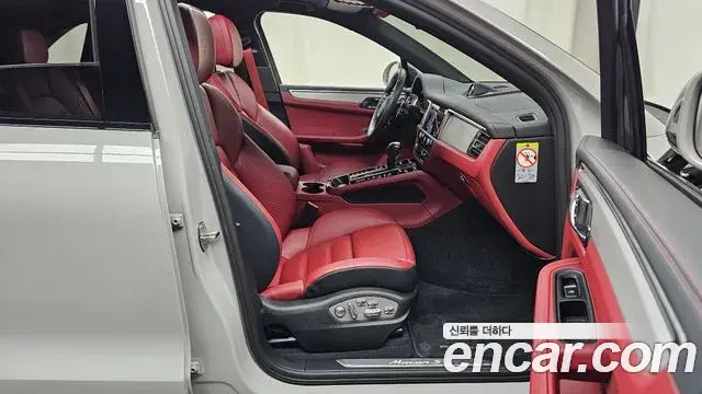 Porsche Macan 2022 — Şəkil 11/32