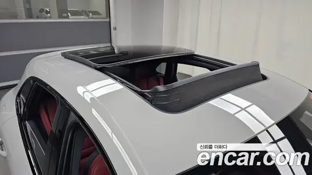 Porsche Macan 2022 — Şəkil 7/32