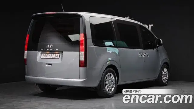 Hyundai Staria 2023 — Фото 2/20