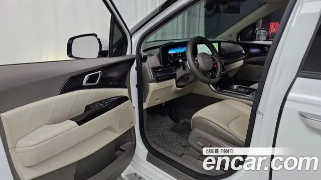 Kia Carnival 2022 — Фото 10/20
