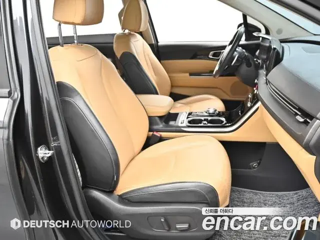 Kia Carnival 2021 — Photo 8/20
