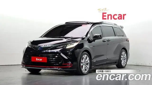 Toyota Sienna 2021 — ფოტო 10/20