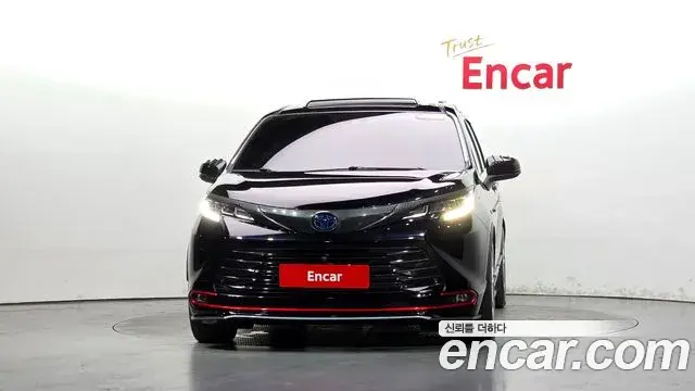 Toyota Sienna 2021 — ფოტო 3/20