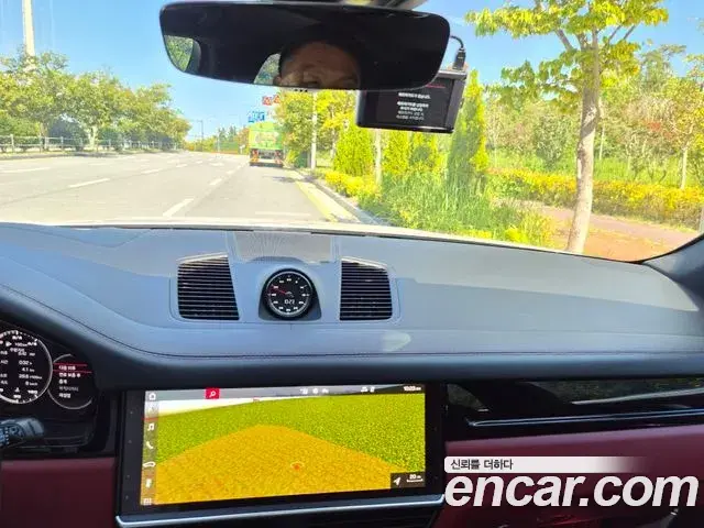 Porsche Cayenne 2020 — Фото 17/19