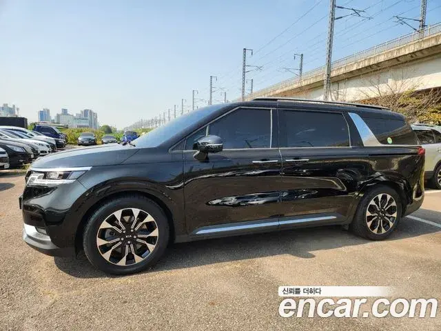 Kia Carnival 2021 — Фото 1/20