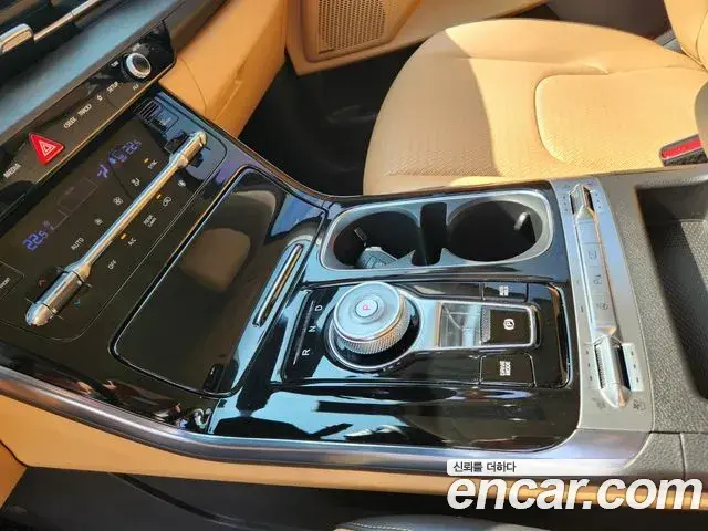 Kia Carnival 2021 — Фото 11/20