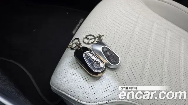 Mercedes-Benz C-Class 2025 — Şəkil 15/20