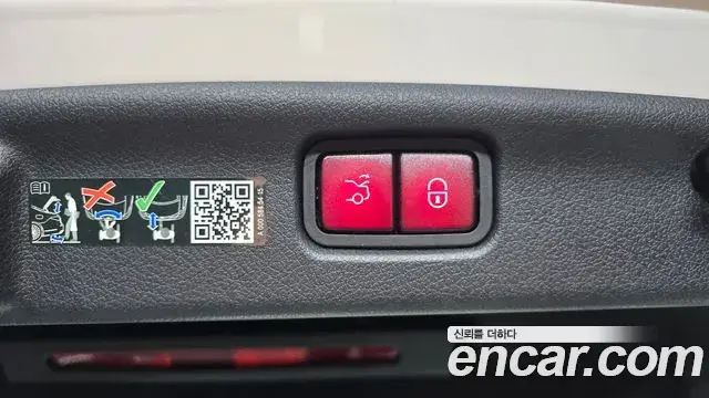 Mercedes-Benz C-Class 2025 — Şəkil 18/20