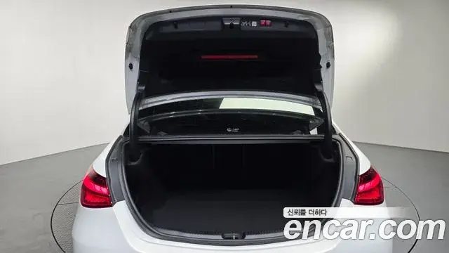 Mercedes-Benz C-Class 2025 — Şəkil 19/20