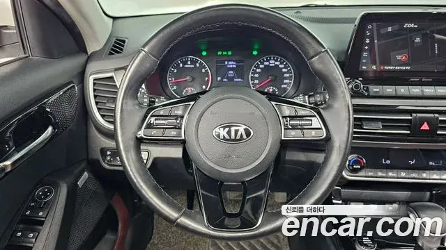 Kia Seltos 2020 — Фото 13/20