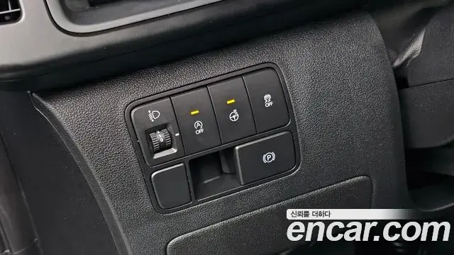 Hyundai Staria 2024 — Фото 17/20