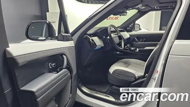 Land Rover Range Rover Sport 2024 — Photo 19/30