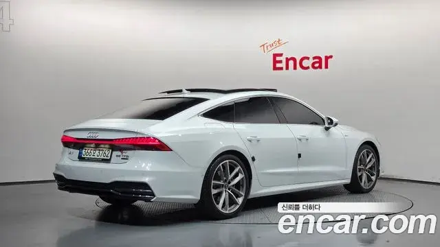 Audi A7 2021 — Фото 2/20