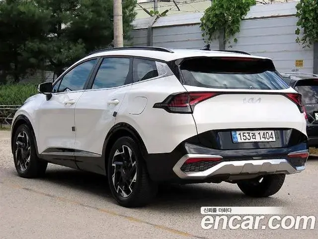 Kia Sportage 2024 — Фото 2/20