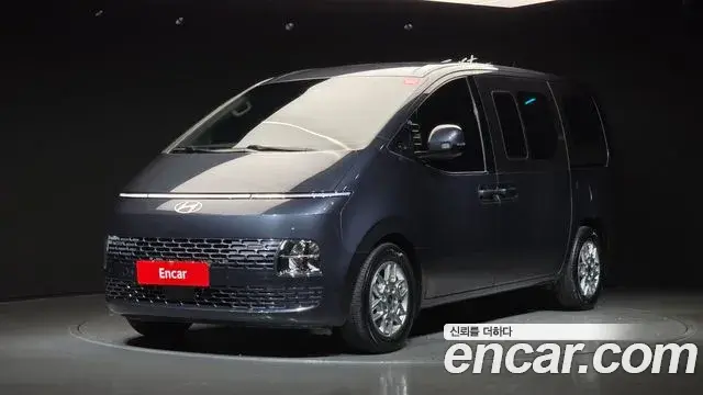 Hyundai Staria 2024 — Photo 1/20