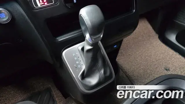 Hyundai Staria 2024 — Photo 9/20