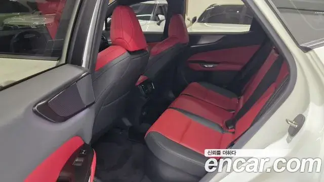 Lexus NX450h+ 2025 — Photo 20/20