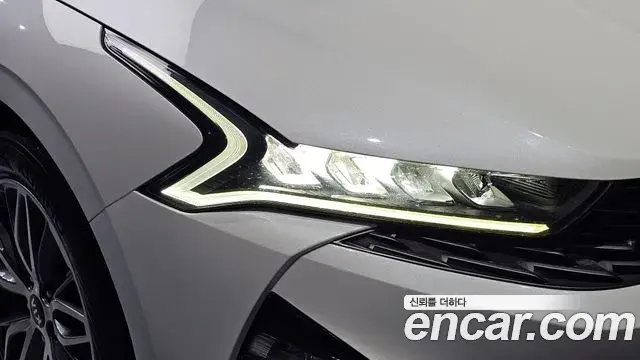 Kia K5 2019 — ფოტო 24/30