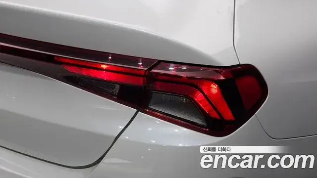 Kia K5 2019 — ფოტო 25/30