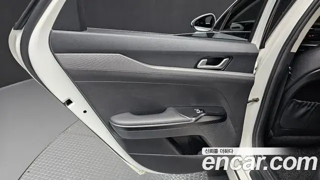 Kia K5 2019 — ფოტო 12/30