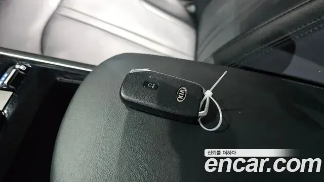 Kia K5 2019 — ფოტო 5/30
