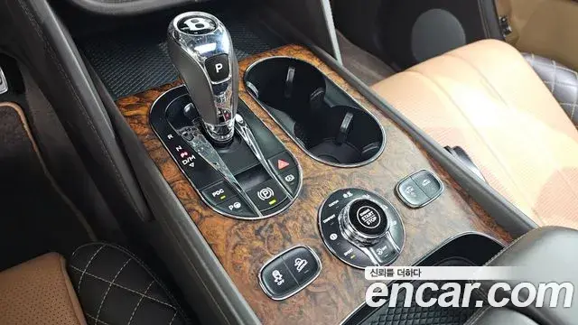 Bentley Bentayga 2018 — Photo 4/20